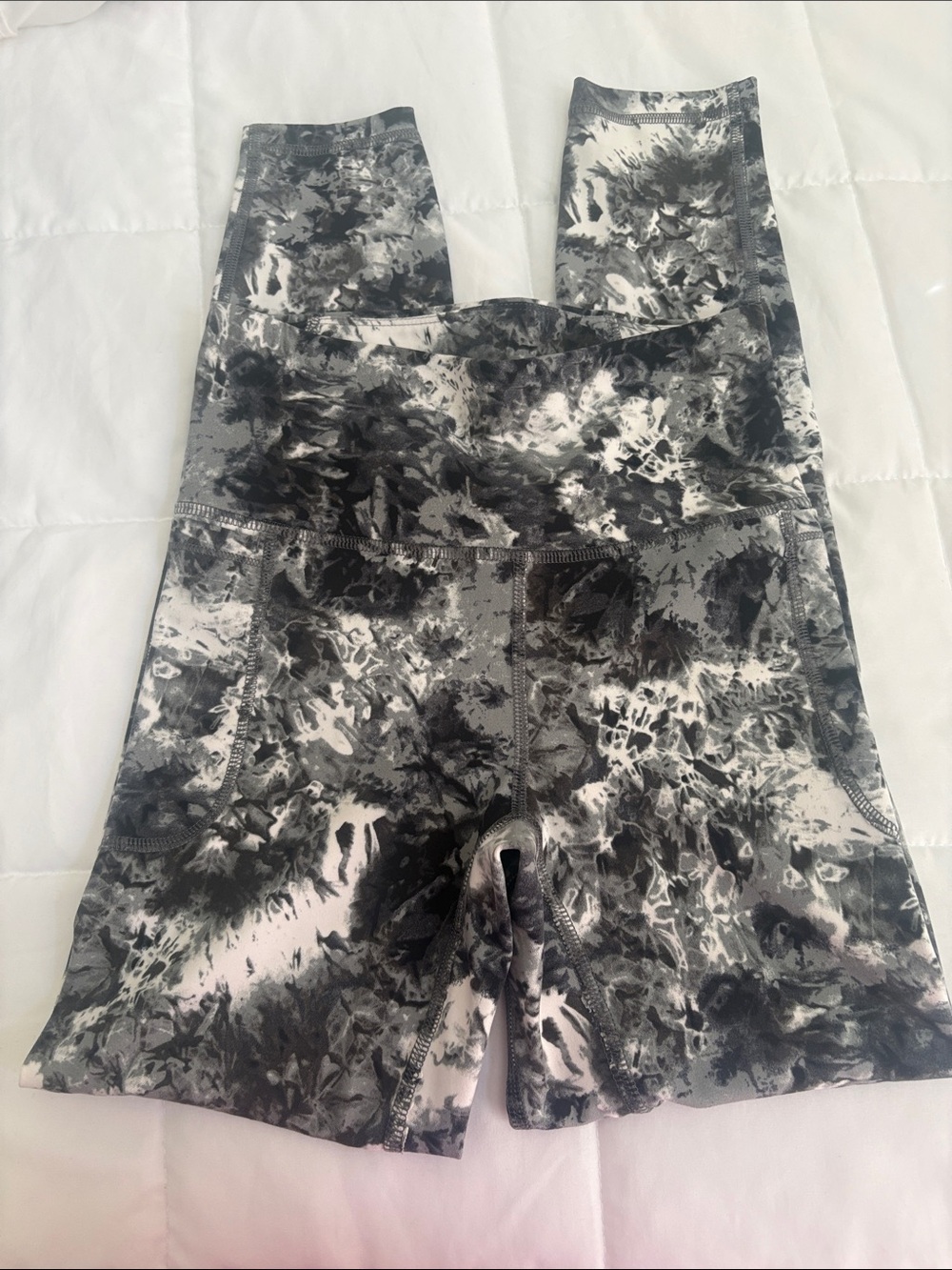 Under Armour Black & White Tie-Dye High-Waist Leggings XS
